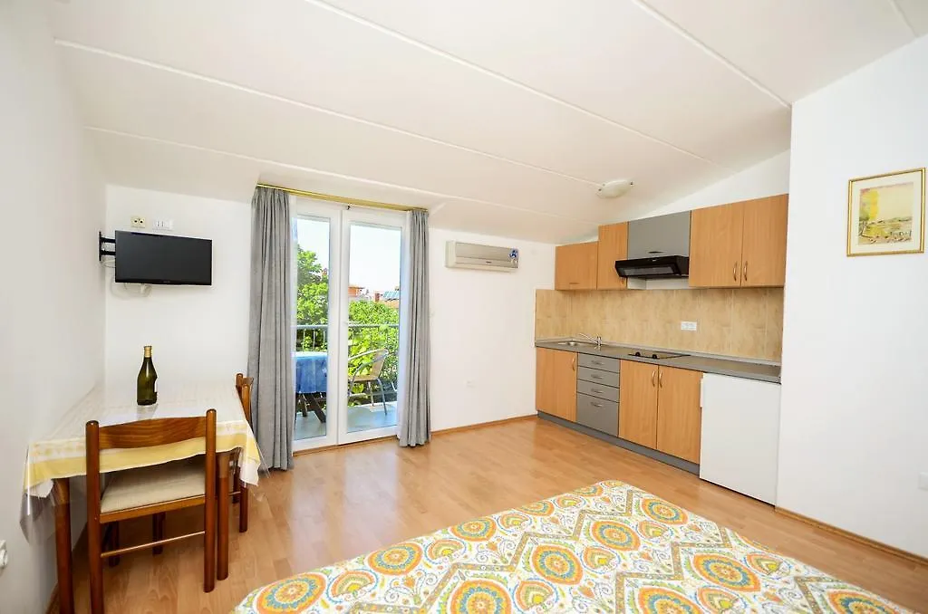 Apartments Romano روفينج كرواتيا