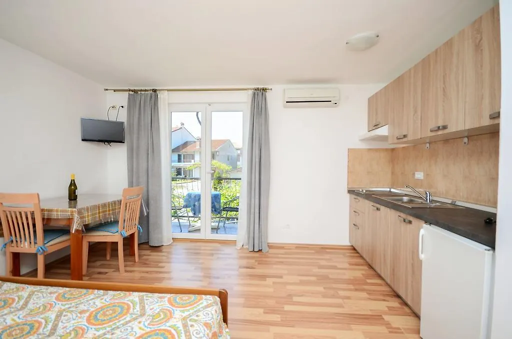 Apartments Romano روفينج